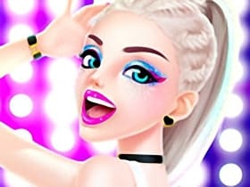 Fashion Celebrity Dress Up Game